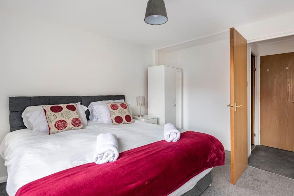 Two Bedroom Flat Near Colchester Hospital With Free Parking And Internet Mile End Exterior photo